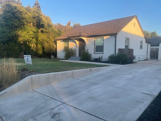 Building Photo - 2554 W Rumble Rd