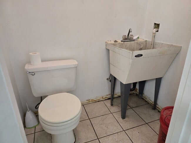 Foto del edificio - 2037 NE Stephens St