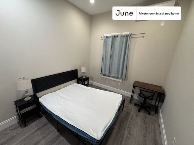 Private bedroom in 3 bed/2 bath Home - Private bedroom in 3 bed/2 bath Home