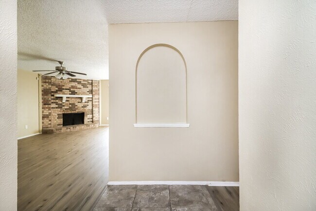 Building Photo - 7962 Southbrook Cir