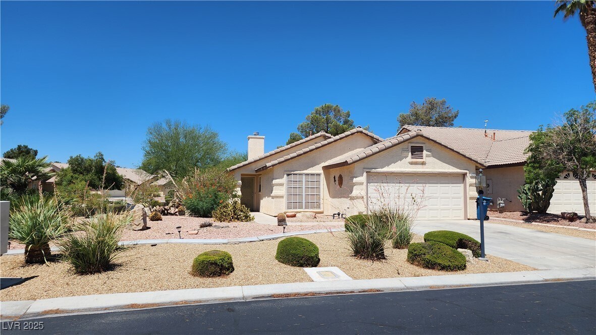 Foto principal - 5429 Cove Point Dr
