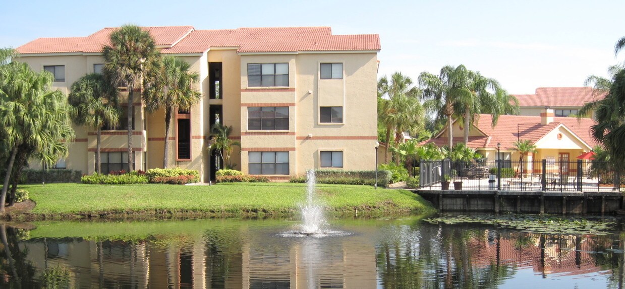 Foto principal - 2906 S University Dr