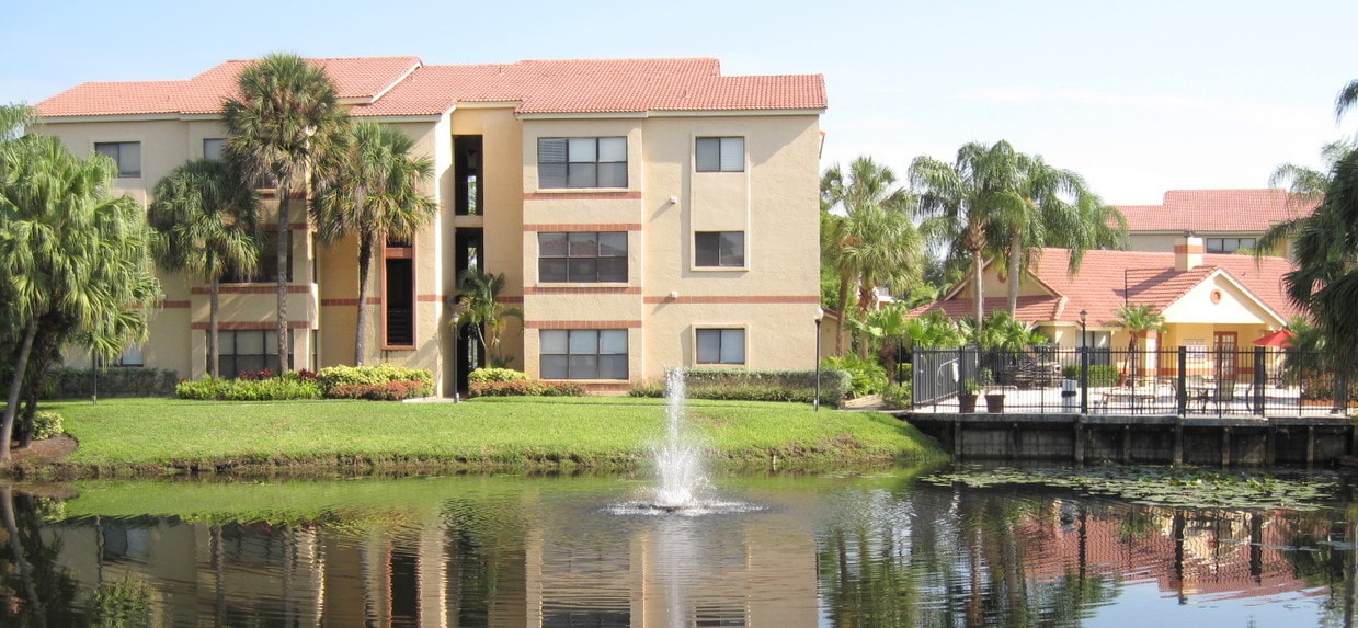 Primary Photo - 2906 S University Dr