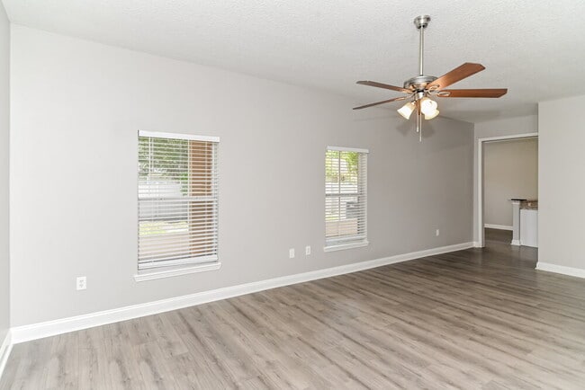Foto del edificio - 9186 Mill Grove Dr