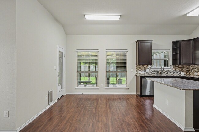 Foto del edificio - 1061 Shadow Bend Ct