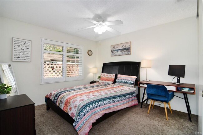 Foto del edificio - 6841 Valley Circle Blvd