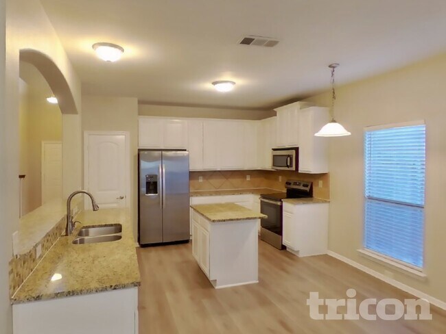 Foto del edificio - 511 Wolf Dr