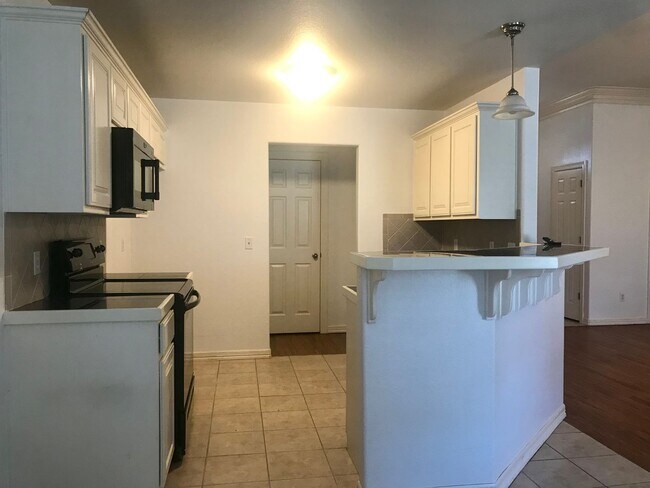 Building Photo - Beautiful home in West Fayetteville