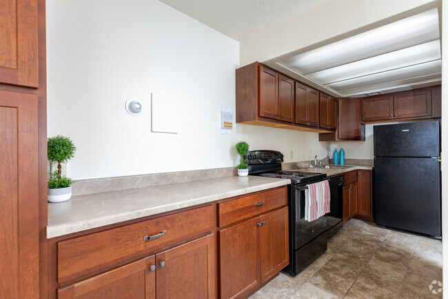 2BR, 1.5BA - Remodeled - Lake Summit