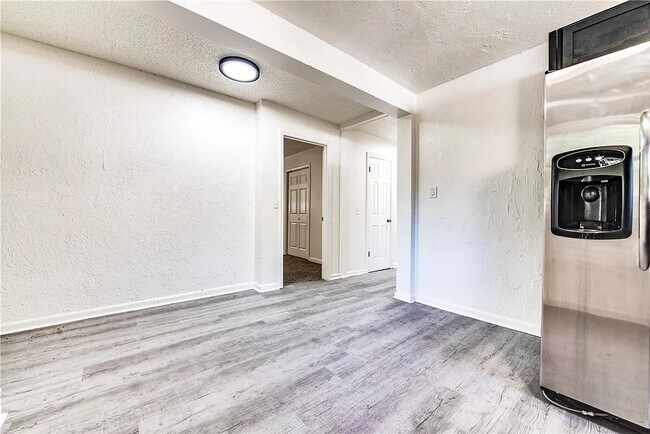 Foto del edificio - 1206 N Markwell Ave