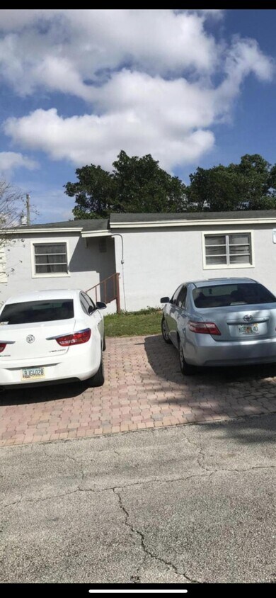 Primary Photo - 945 42nd St