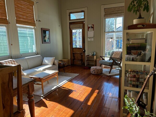 Foto del edificio - 518 S Rendon St