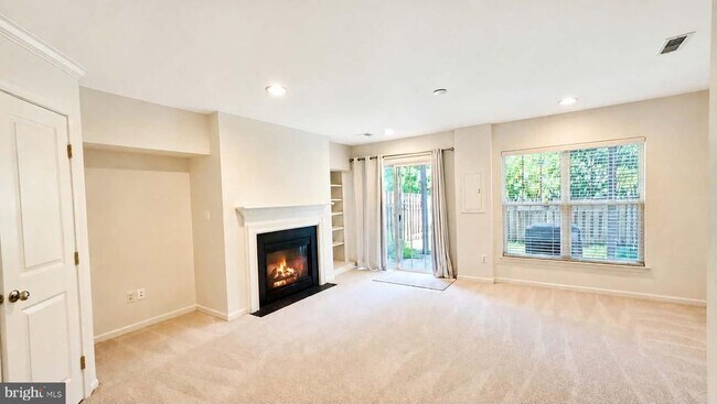 Building Photo - 9147 Cascade Falls Dr