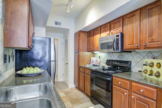 Foto del edificio - 3460 Kingsboro Rd NE