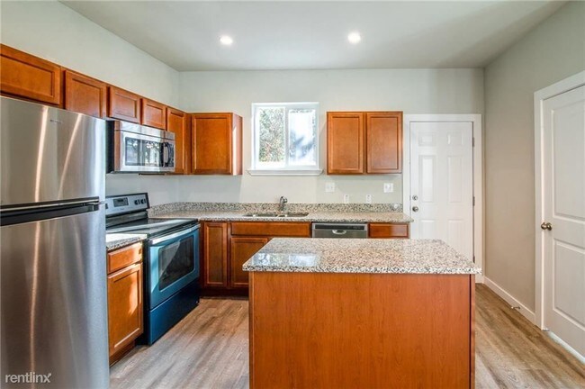 Building Photo - 3 br, 2.5 bath  - 906 Quartz Ct #501