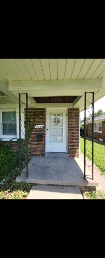 Primary Photo - 736 S Norman Ave