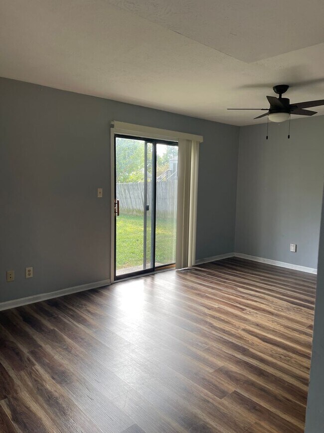 Foto del edificio - 3409 Hunter Rd