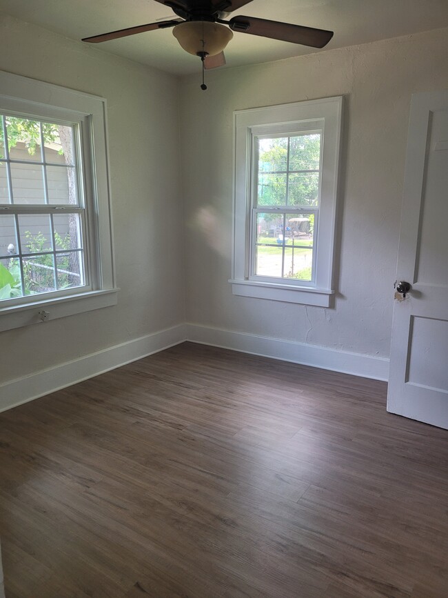 Building Photo - 1511 N Independence Ave