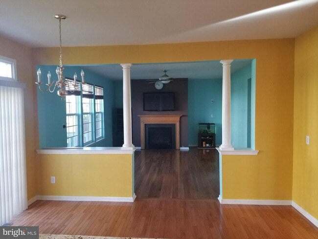 Building Photo - 409 Ruby Rd