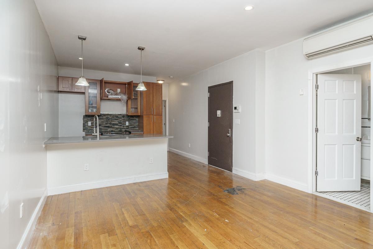 Foto principal - 1123 Flatbush Ave