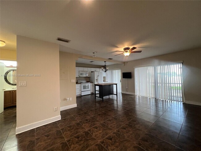 Foto del edificio - 388 NW 103rd Terrace