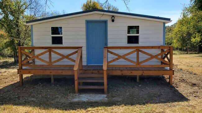 Foto del edificio - 390 Cottage Home Rd