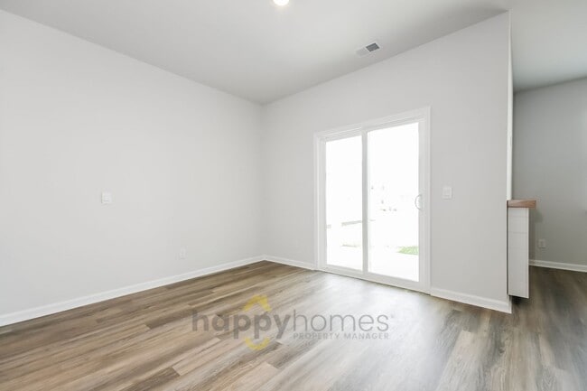 Building Photo - 4 Bedroom, 2 Bath Home in Hillcrest of Ravenel