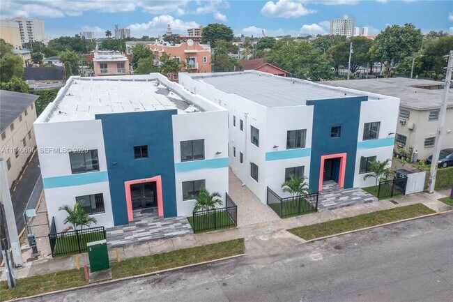 Foto del edificio - 858 NW 3rd St