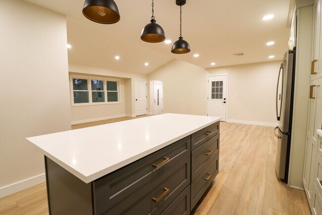 Foto del edificio - 201 Elmwood Cir