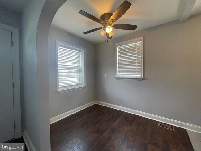 Foto del edificio - 18 Greenhill Rd