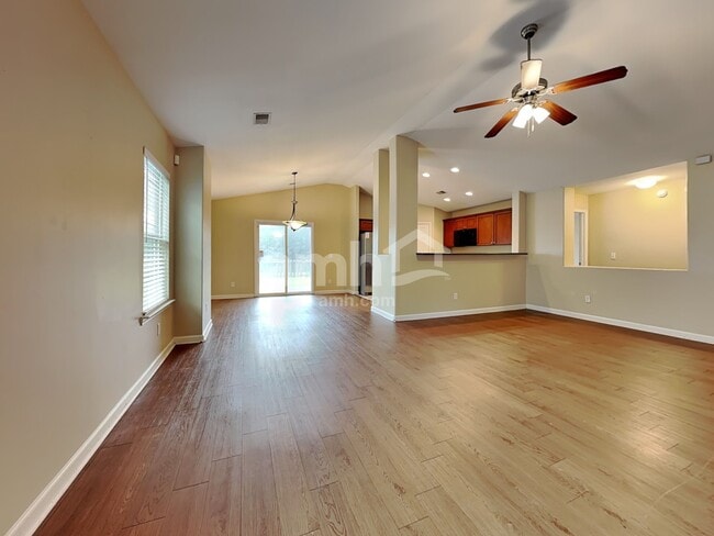 Foto del edificio - 116 Spring Lakes Dr