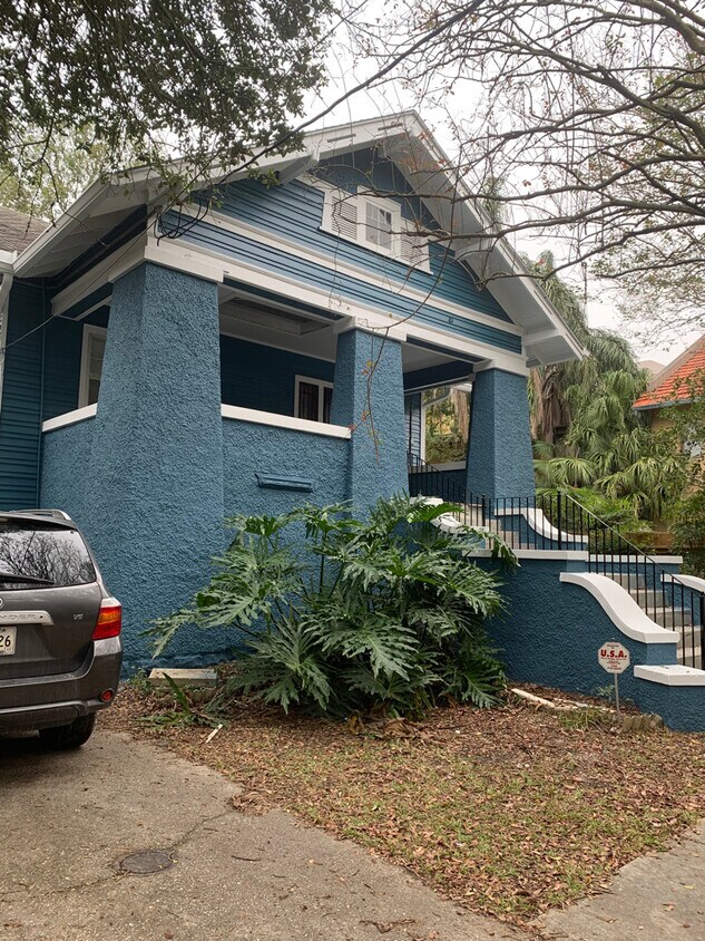 Foto principal - 8016 Belfast St