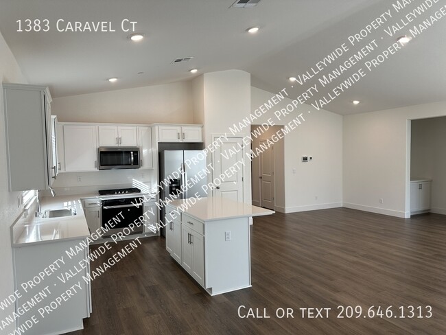 Building Photo - 1383 Caravel Ct