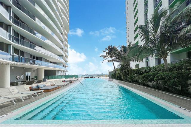 Foto del edificio - 488 NE 18th St
