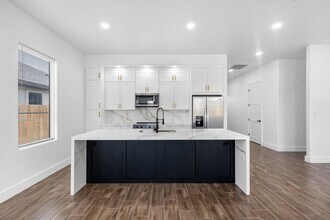 Building Photo - 323 Rd 5840