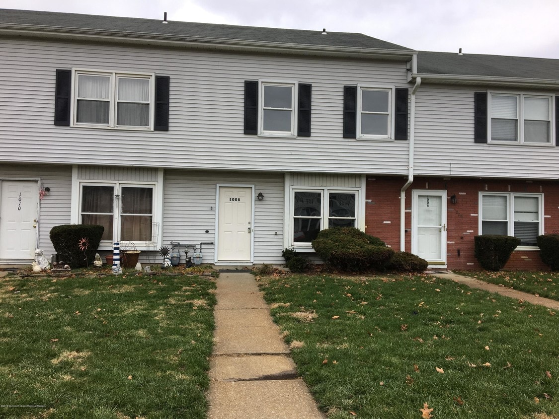 1008 Sawmill Rd, Brick, NJ 08724 Condo for Rent in Brick, NJ