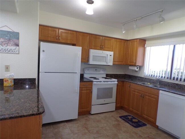 Building Photo - 1356 Rio De Janeiro Ave