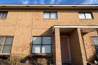 Building Photo - 1005 Castle Heights Dr