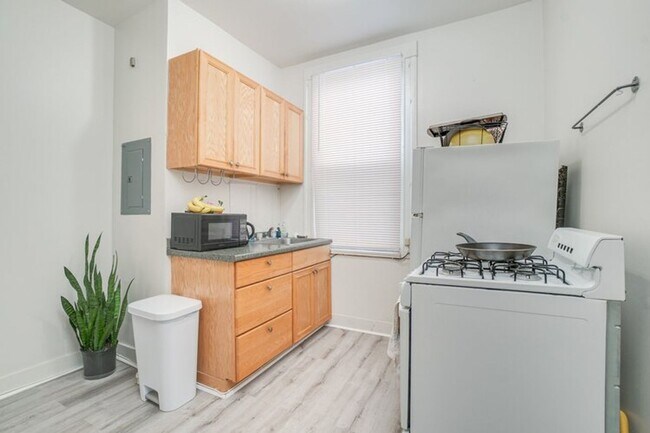 Foto del edificio - 3114 N Calvert St