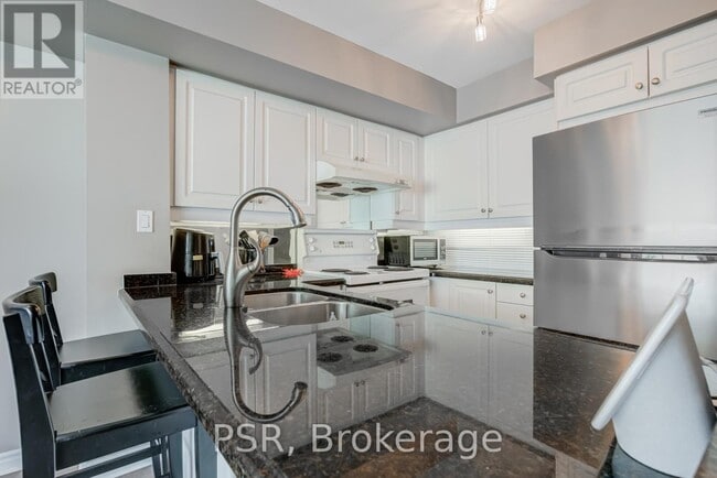 Building Photo - 2111-2111 Lake Shore Blvd W