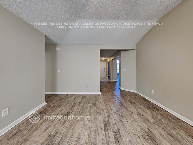 Building Photo - 3405 Charmont Dr