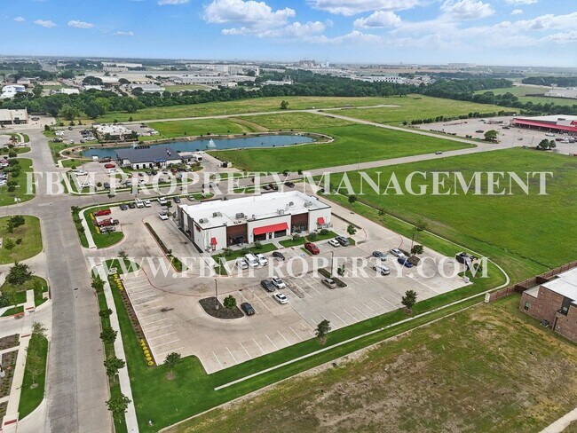 Building Photo - 2116 Layla Dr