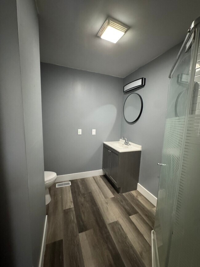 Foto del edificio - 627 N Division St