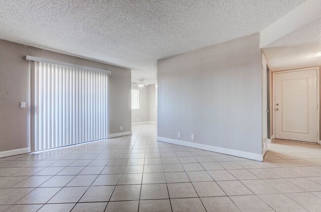 Building Photo - 3151 N Soaring Gulls Dr