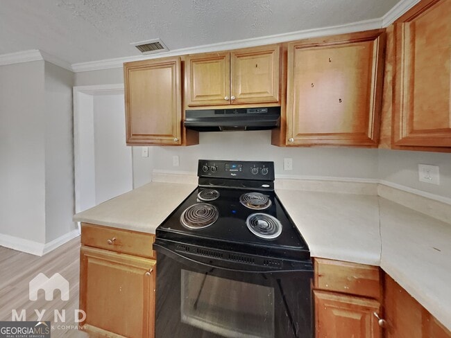 Building Photo - 1825 Oakmont Dr NW