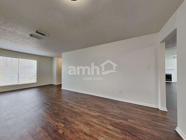 Foto del edificio - 12311 Claresholm Dr