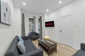 Building Photo - 77 Montrose Ave