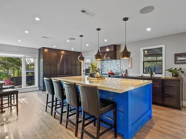 Building Photo - 5361 Van Nuys Ct