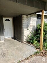 Building Photo - 4418 Dove Dr