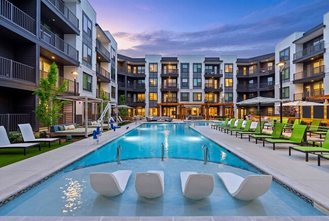 Building Photo - ELLISON COOL SPRINGS